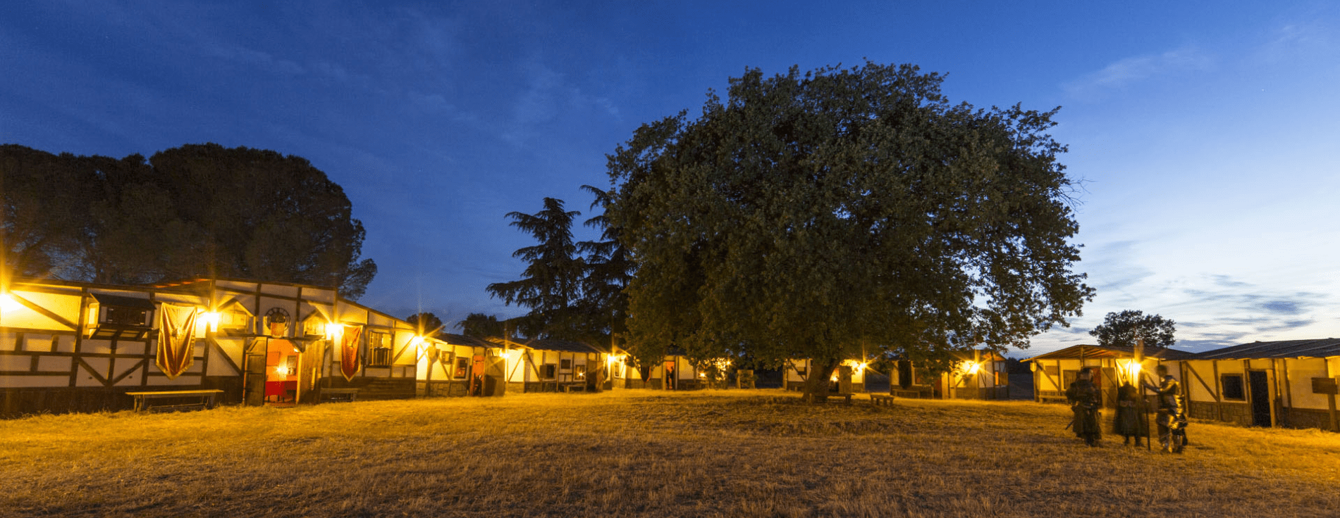 Cittadella illuminata al crepuscolo, archivio storico del gruppo